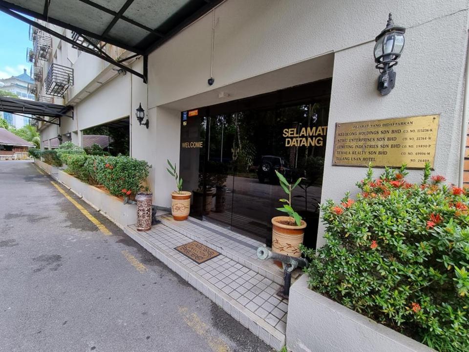 Telang Usan Hotel Kuching Ngoại thất bức ảnh