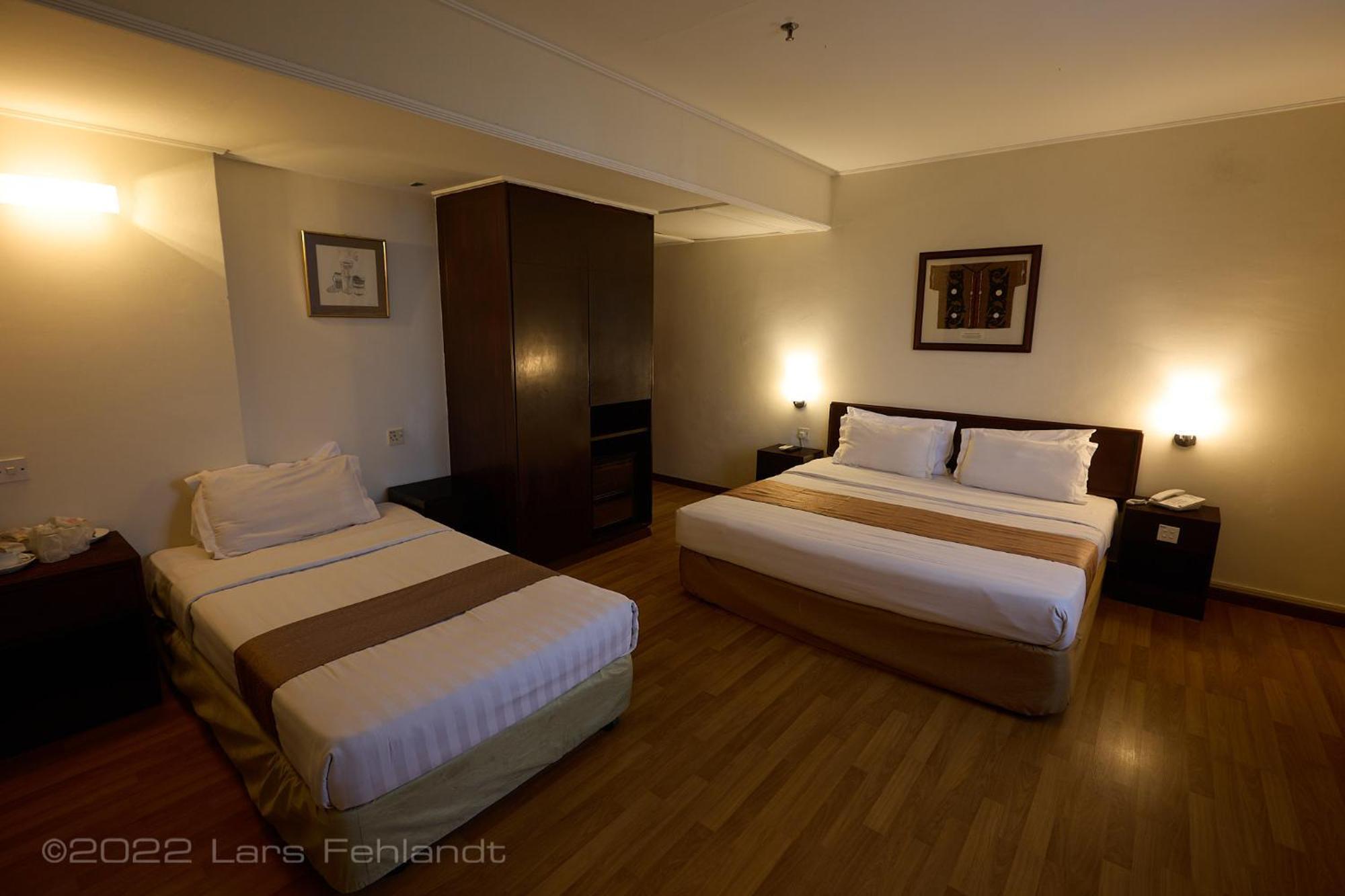 Telang Usan Hotel Kuching Ngoại thất bức ảnh