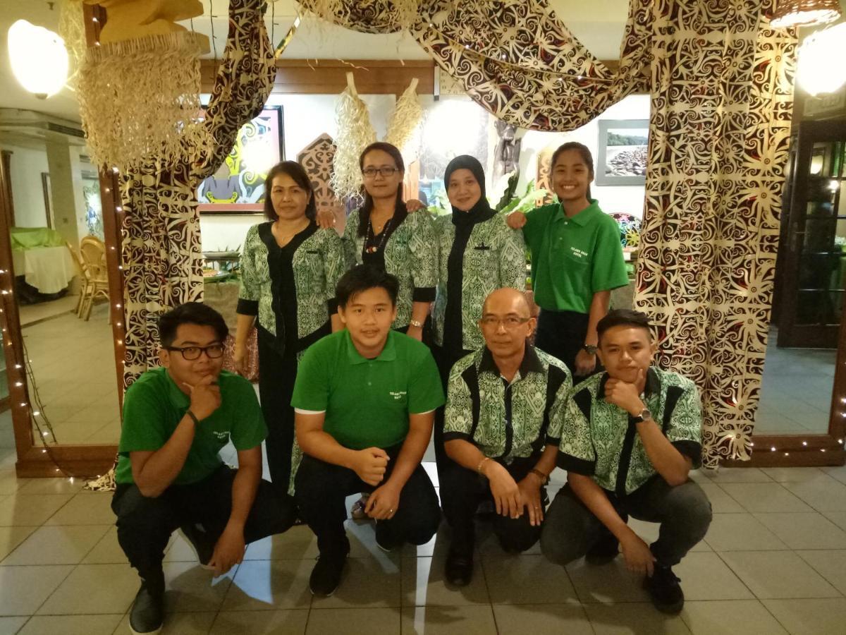 Telang Usan Hotel Kuching Ngoại thất bức ảnh